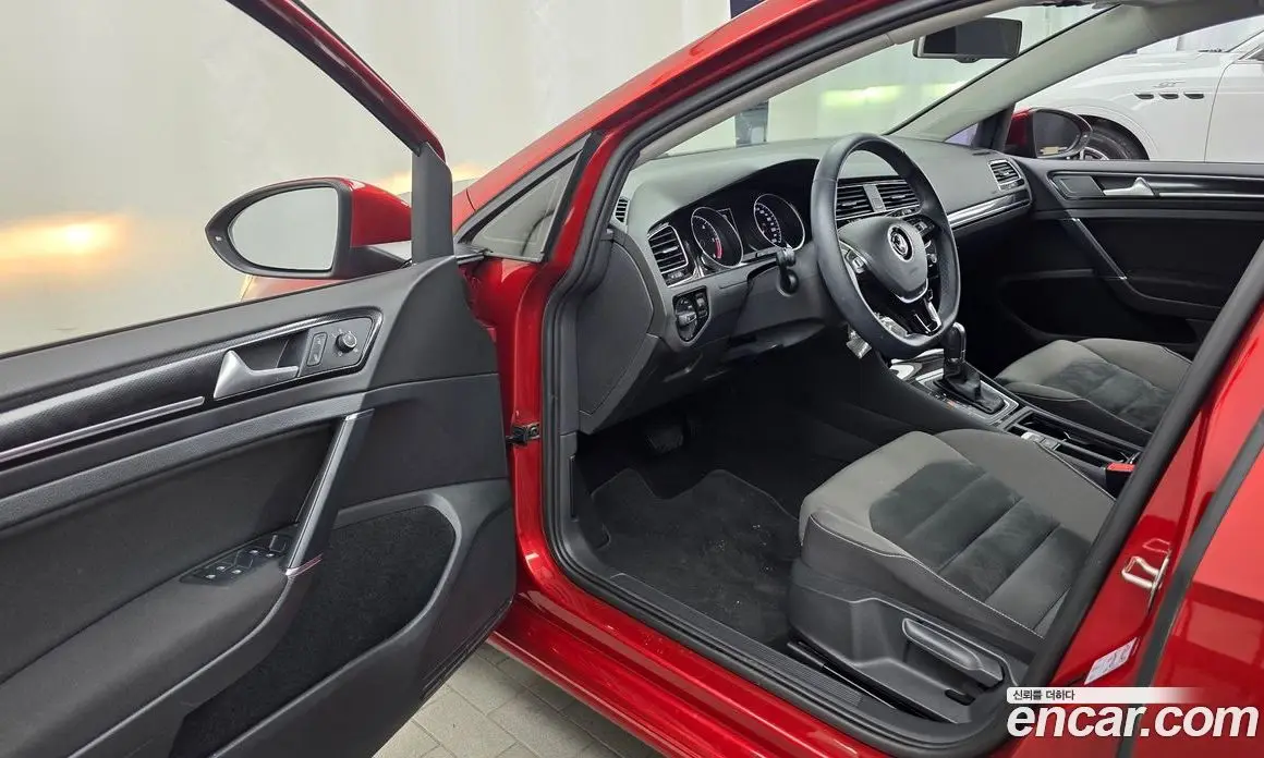 Volkswagen Golf 2013 1.6 автомат (гидро), фото 10