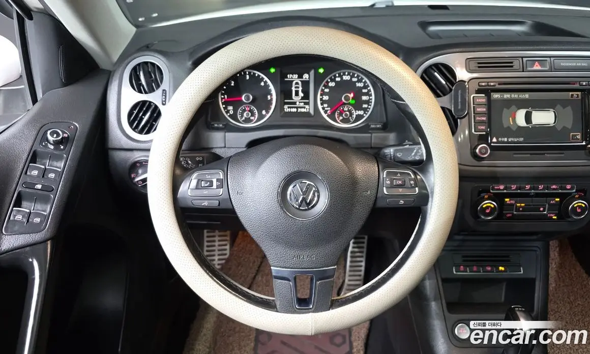 Volkswagen Tiguan 2012 2.0 автомат (гидро), фото 21