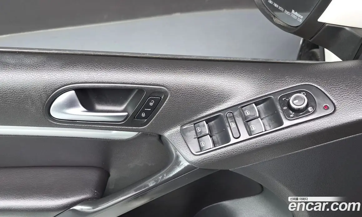 Volkswagen Tiguan 2012 2.0 автомат (гидро), фото 27