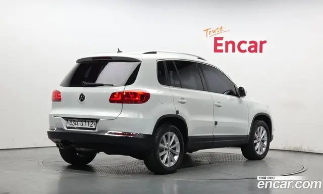Volkswagen Tiguan 2015 2.0 автомат (гидро), миниатюра 2