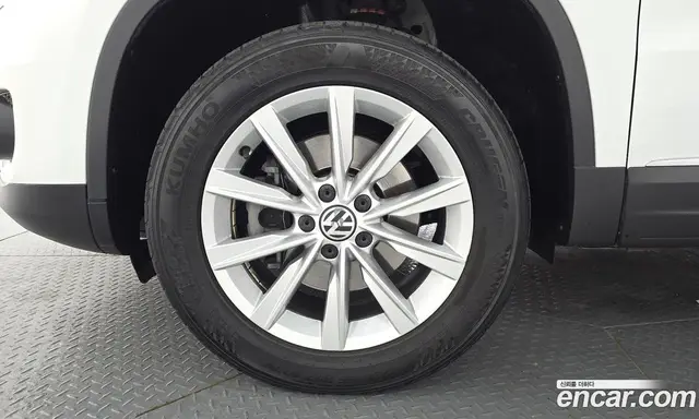 Volkswagen Tiguan 2015 2.0 автомат (гидро), миниатюра 5