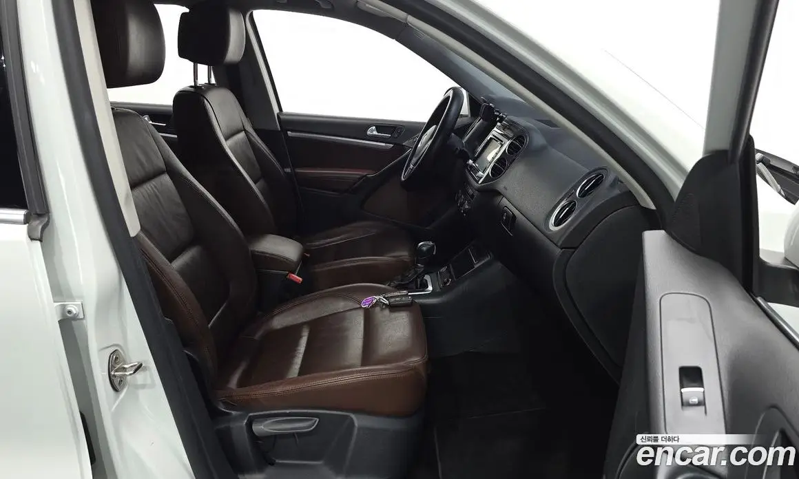 Volkswagen Tiguan 2015 2.0 автомат (гидро), фото 10