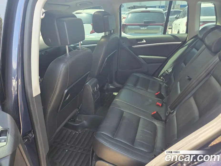 Volkswagen Tiguan 2015 2.0 автомат (гидро), фото 13