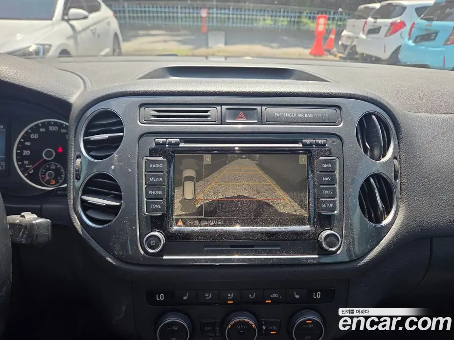 Volkswagen Tiguan 2015 2.0 автомат (гидро), фото 18