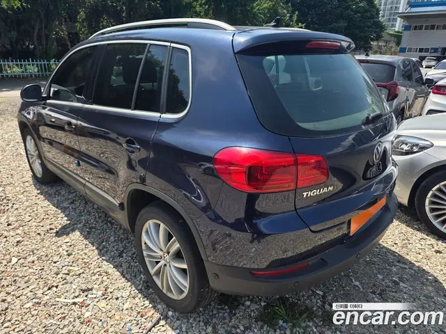Volkswagen Tiguan 2015 2.0 автомат (гидро), миниатюра 3