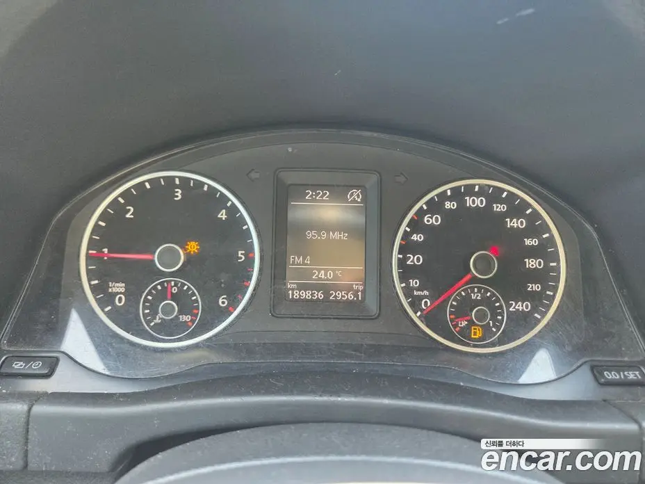 Volkswagen Tiguan 2015 2.0 автомат (гидро), фото 8