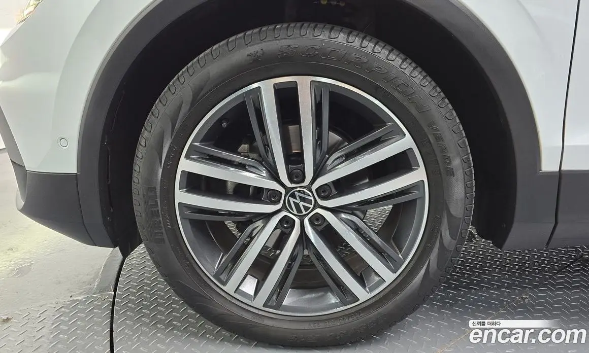 Volkswagen Tiguan 2022 2.0 автомат (гидро), фото 5