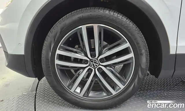 Volkswagen Tiguan 2022 2.0 автомат (гидро), миниатюра 5