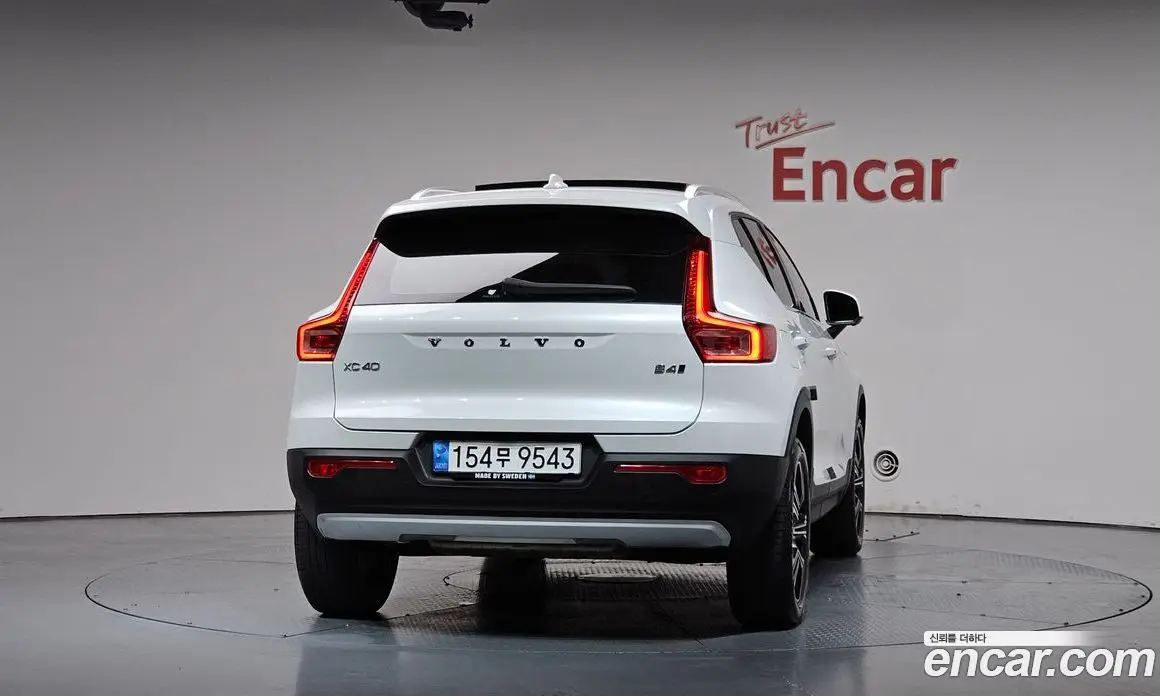 Volvo XC40 2022 2.0 автомат (гидро), фото 3