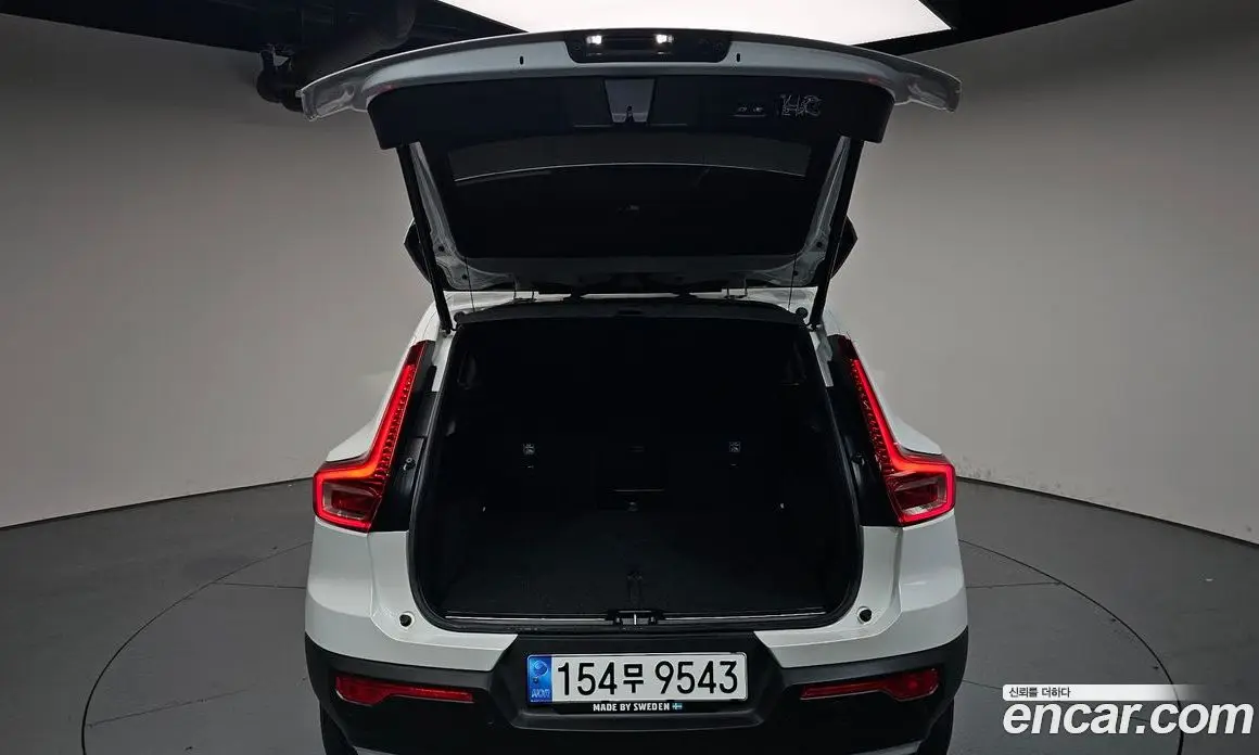Volvo XC40 2022 2.0 автомат (гидро), фото 25