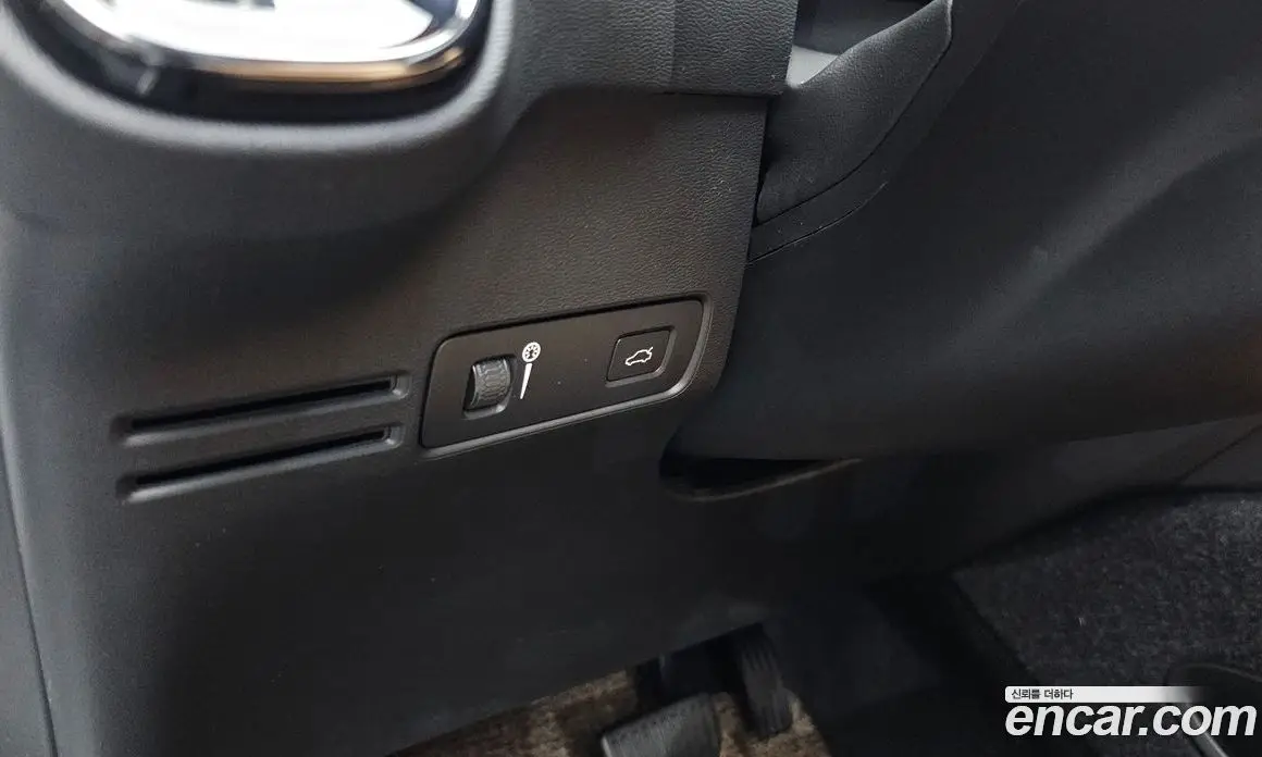 Volvo XC40 2022 2.0 автомат (гидро), фото 27