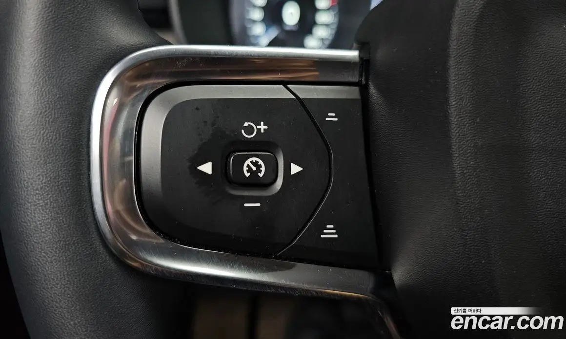 Volvo XC40 2022 2.0 автомат (гидро), фото 28