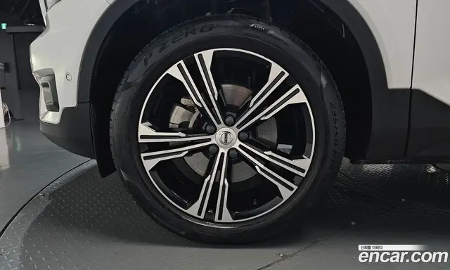Volvo XC40 2022 2.0 автомат (гидро), миниатюра 4
