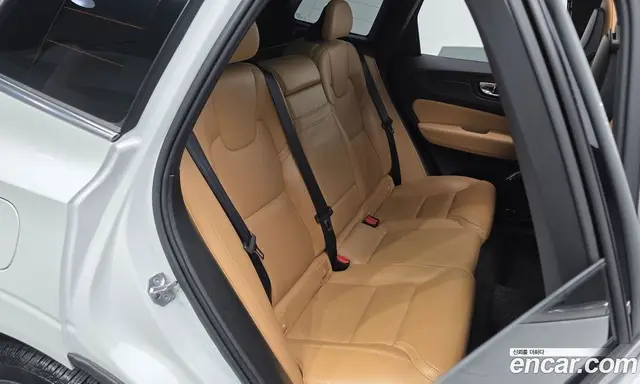 Volvo XC60 2018 2.0 автомат (гидро), миниатюра 11
