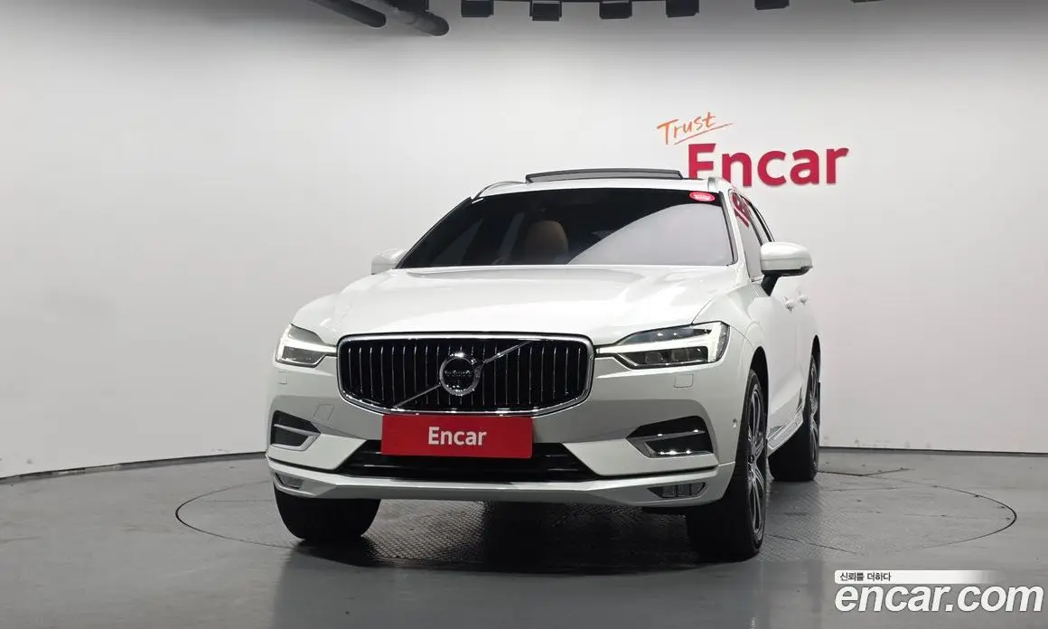Volvo XC60 2018 2.0 автомат (гидро), фото 3