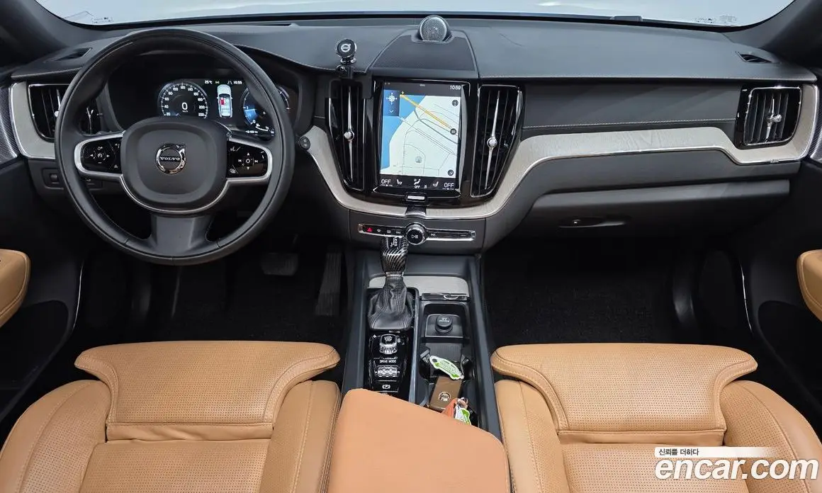 Volvo XC60 2018 2.0 автомат (гидро), фото 7