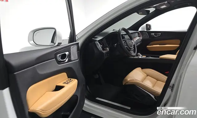 Volvo XC60 2021 2.0 автомат (гидро), миниатюра 12