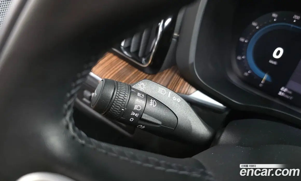 Volvo XC60 2021 2.0 автомат (гидро), фото 28