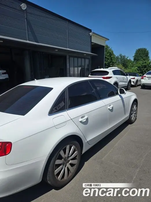 Audi A4 2009 2.0 автомат (гидро), миниатюра 4