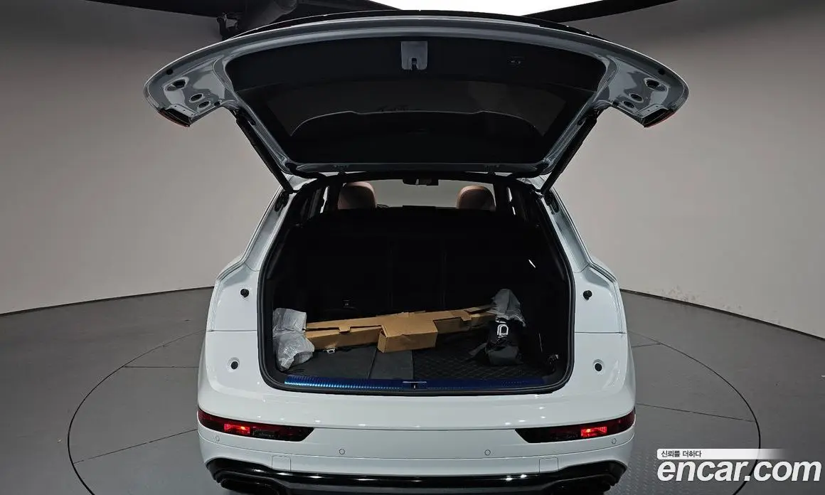 Audi Q5 2024 2.0 автомат (гидро), фото 26
