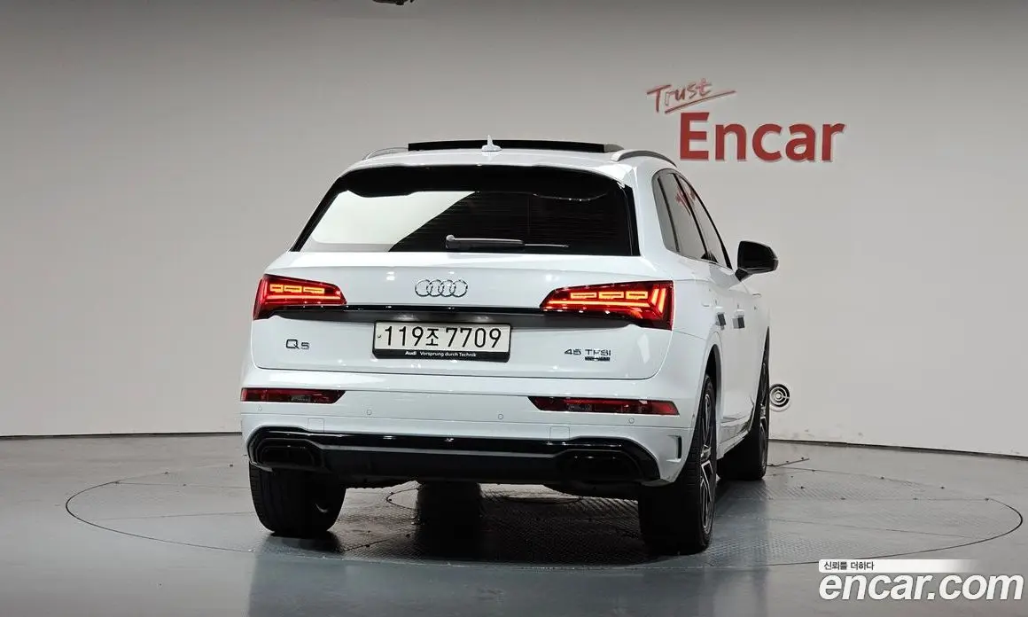 Audi Q5 2024 2.0 автомат (гидро), фото 4
