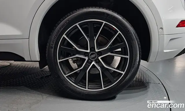 Audi Q5 2024 2.0 автомат (гидро), миниатюра 7