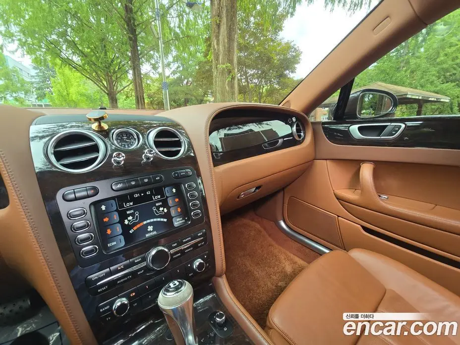 Bentley Flying Spur 2008 6.0 автомат (гидро), фото 10 Bentley Flying Spur 2008 6.0 автомат (гидро), фото 10