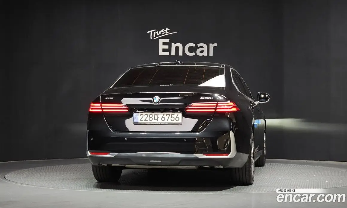BMW 5 серия 2023 2.0 автомат (гидро), фото 4