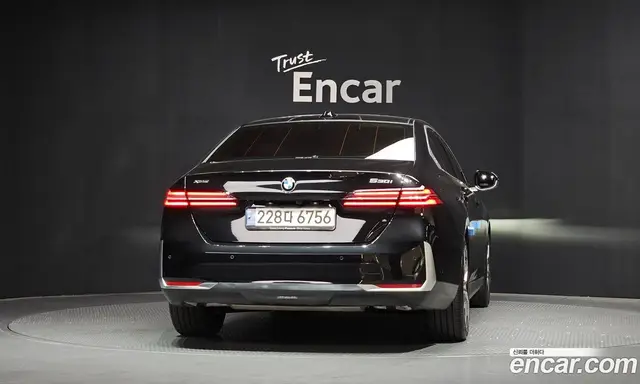 BMW 5 серия 2023 2.0 автомат (гидро), миниатюра 4