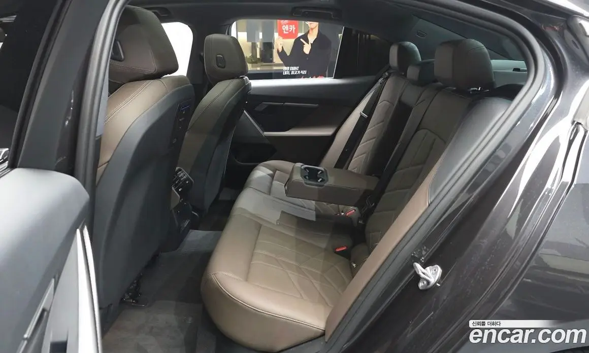 BMW 5 серия 2024 2.0 автомат (гидро), фото 16