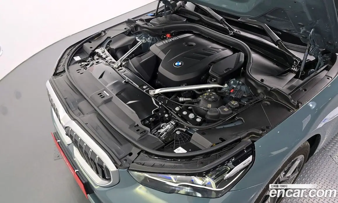 BMW 5 серия 2025 2.0 автомат (гидро), фото 6