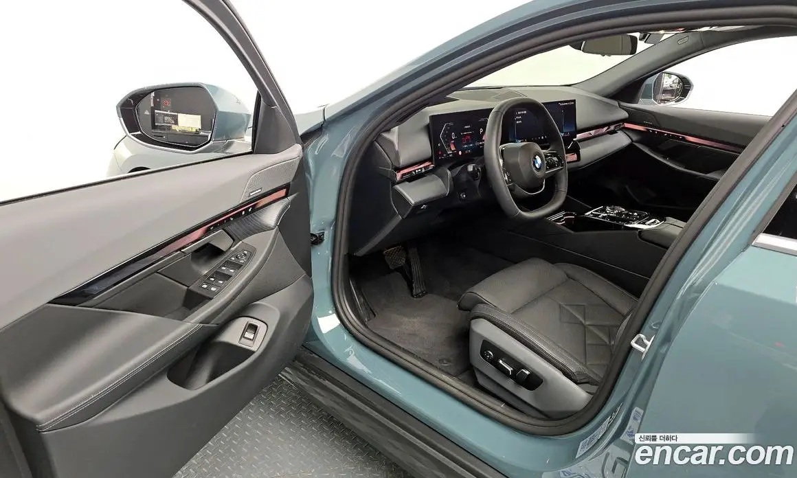 BMW 5 серия 2025 2.0 автомат (гидро), фото 10