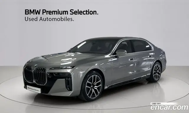 BMW 7 серия, 2025, 3 313 км