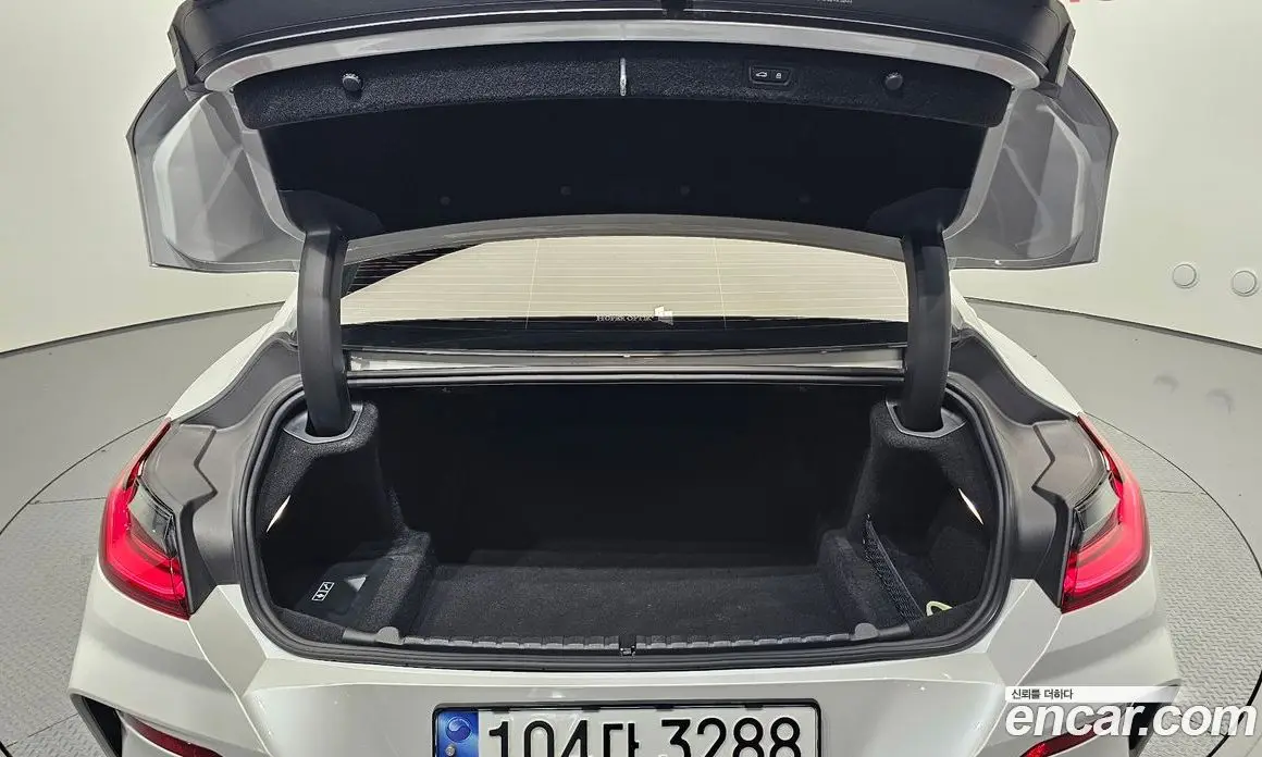 BMW 8 серия 2023 4.4 автомат (гидро), фото 24