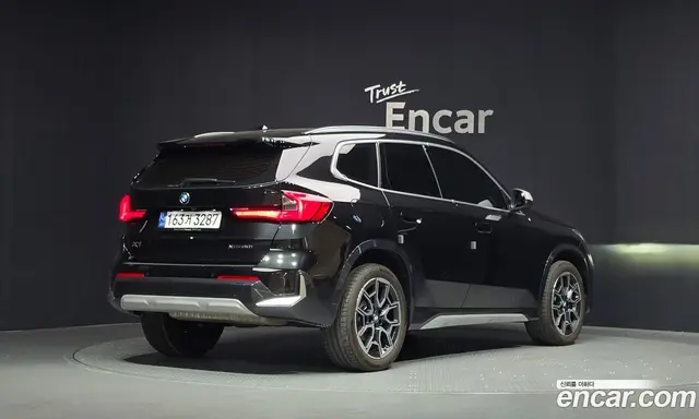 BMW X1 2024 2.0 автомат (гидро), миниатюра 2