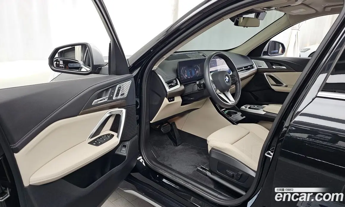 BMW X1 2024 2.0 автомат (гидро), фото 13