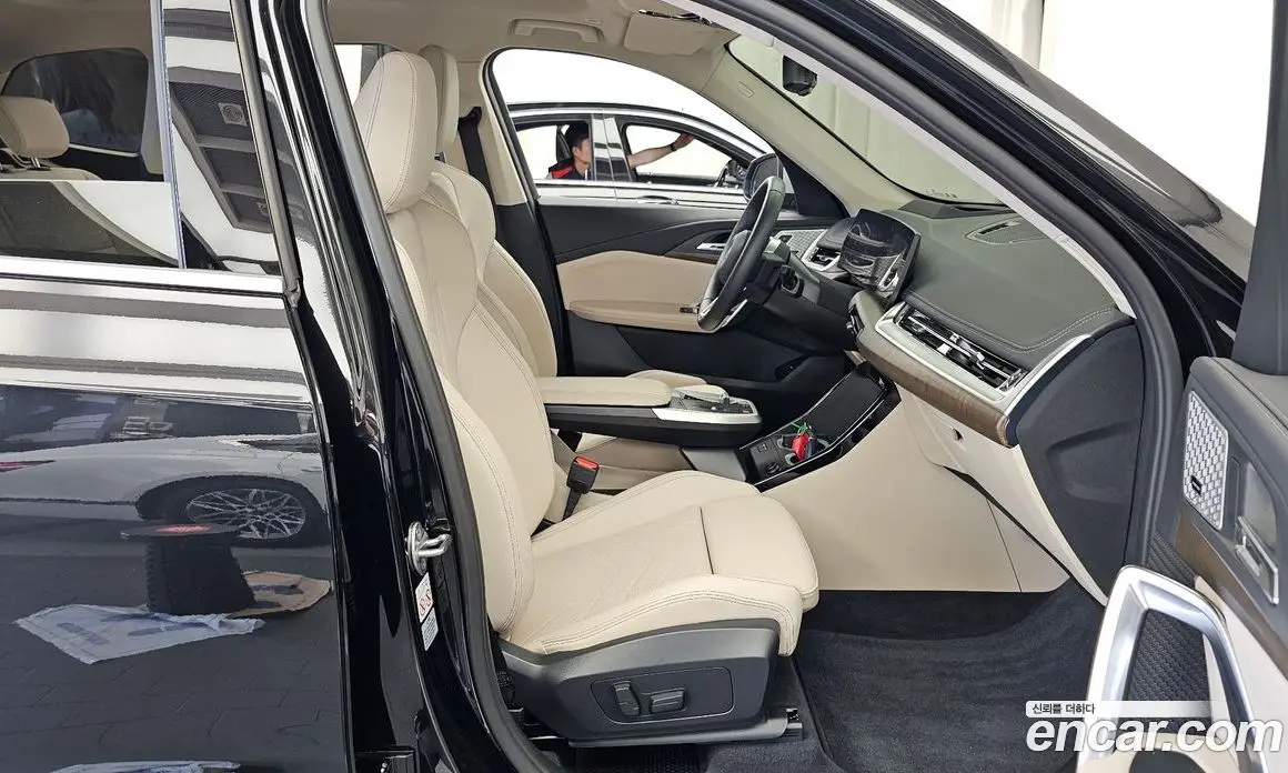 BMW X1 2024 2.0 автомат (гидро), фото 17