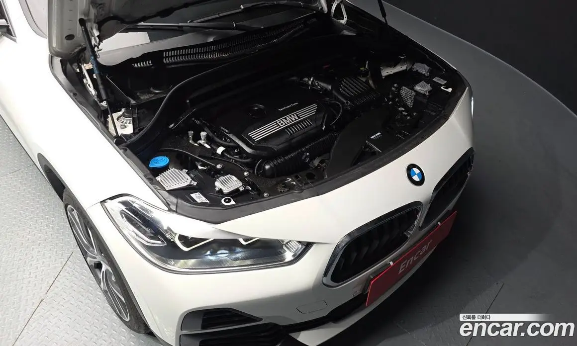 BMW X2 2022 2.0 автомат (гидро), фото 6