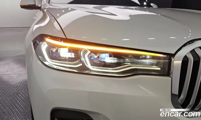 BMW X7 2022 3.0 автомат (гидро), миниатюра 7