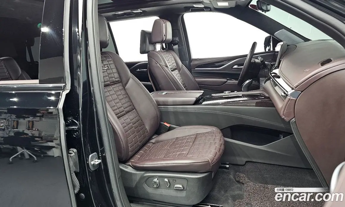 Cadillac Escalade 2023 6.2 автомат (гидро), фото 17 Cadillac Escalade 2023 6.2 автомат (гидро), фото 17