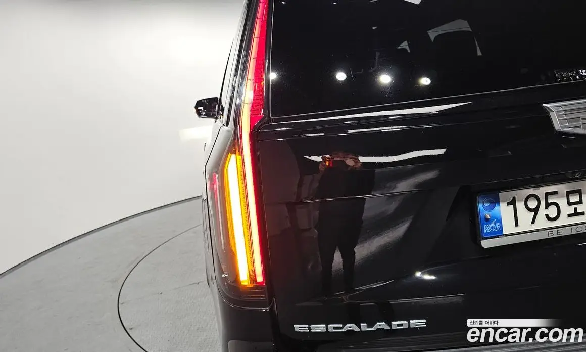 Cadillac Escalade 2023 6.2 автомат (гидро), фото 9 Cadillac Escalade 2023 6.2 автомат (гидро), фото 9