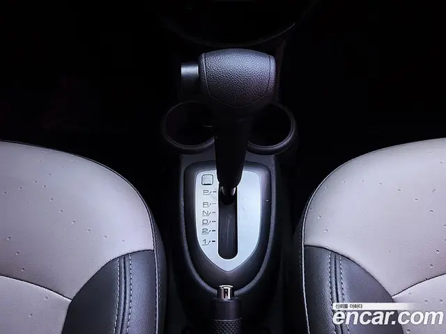 Chevrolet Spark 2012 1.0 автомат (гидро), миниатюра 11