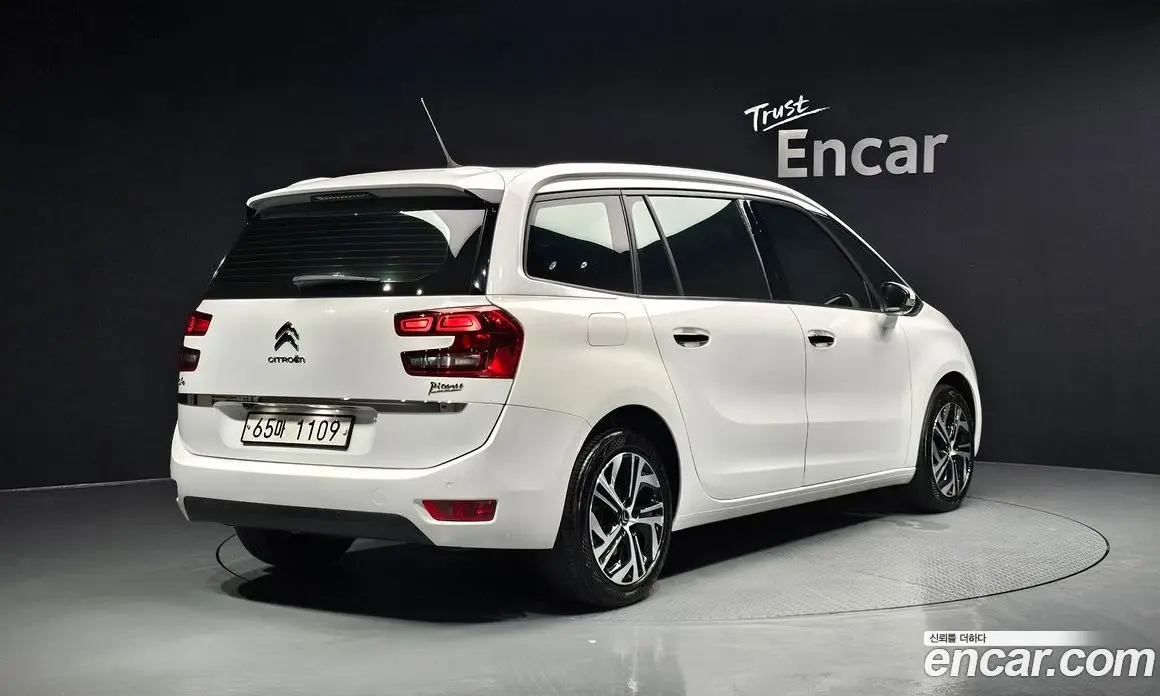 Citroen C4 Picasso 2018 1.6 автомат (гидро), фото 2 Citroen C4 Picasso 2018 1.6 автомат (гидро), фото 2