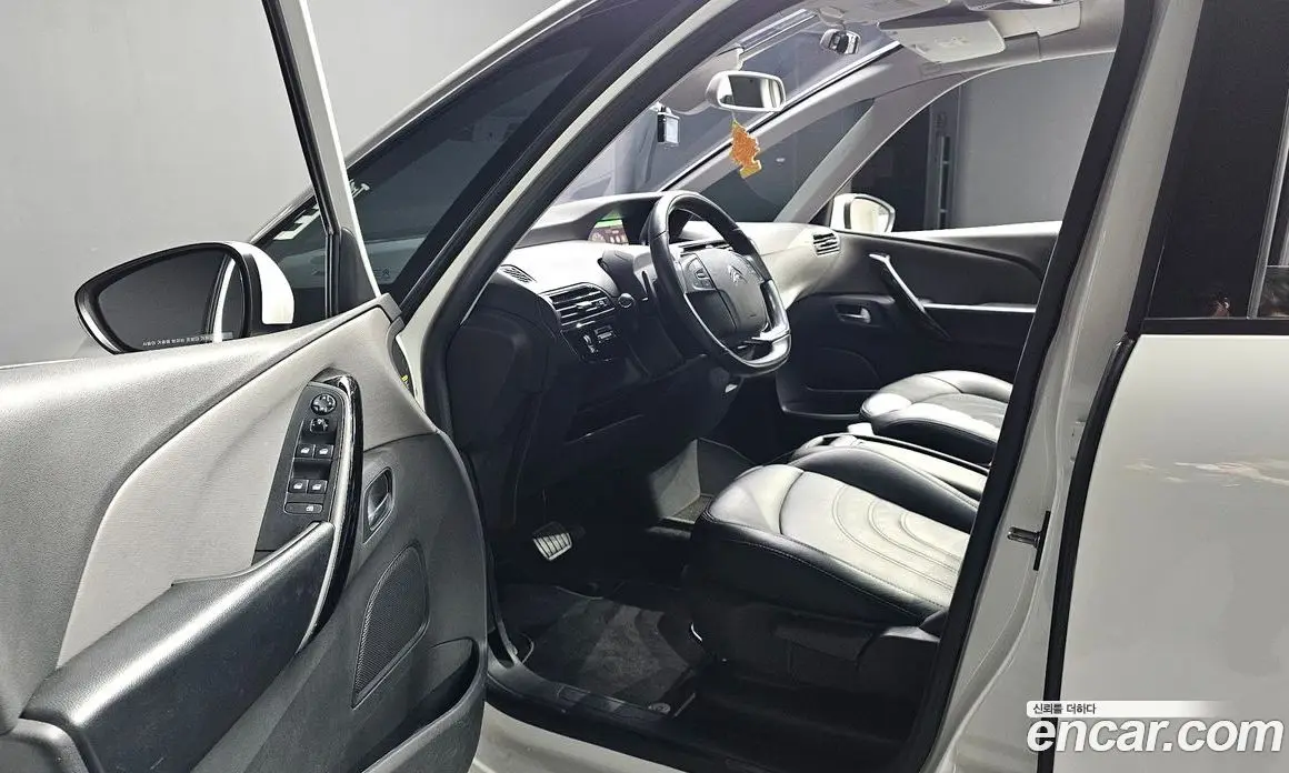 Citroen C4 Picasso 2018 1.6 автомат (гидро), фото 13 Citroen C4 Picasso 2018 1.6 автомат (гидро), фото 13