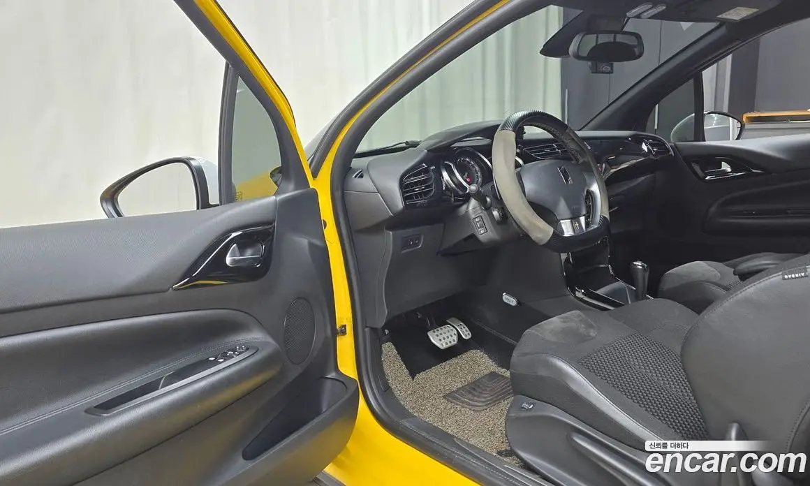 Citroen DS3 2017 1.6 автомат (гидро), фото 13 Citroen DS3 2017 1.6 автомат (гидро), фото 13