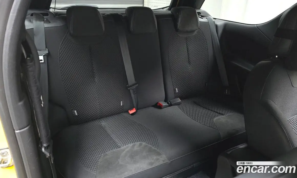 Citroen DS3 2017 1.6 автомат (гидро), фото 17 Citroen DS3 2017 1.6 автомат (гидро), фото 17