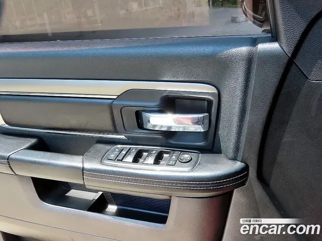 Dodge Ram Pick Up 2014 5.7 автомат (гидро), миниатюра 12