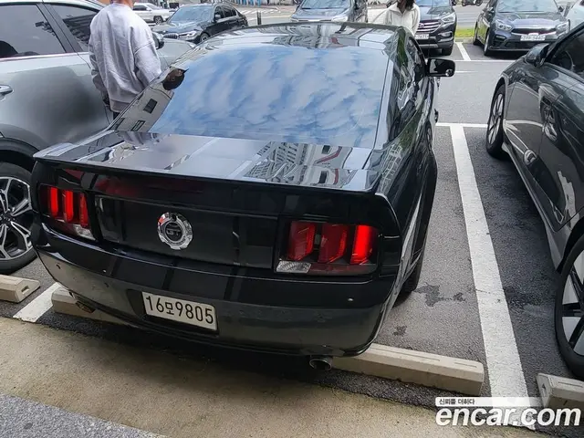 Ford Mustang 2008 4.0 автомат (гидро), миниатюра 5