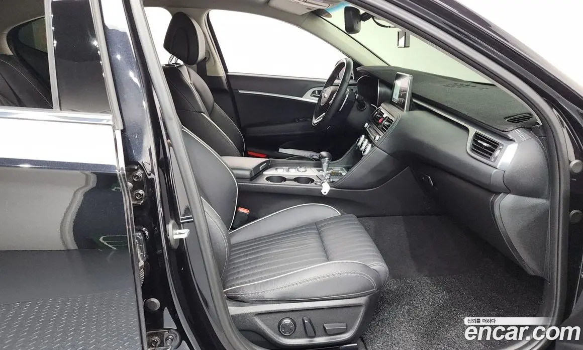 Genesis G70 2020 2.0 автомат (гидро), фото 16