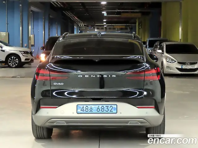 Genesis GV60 2022 0.1 автомат (гидро), миниатюра 3